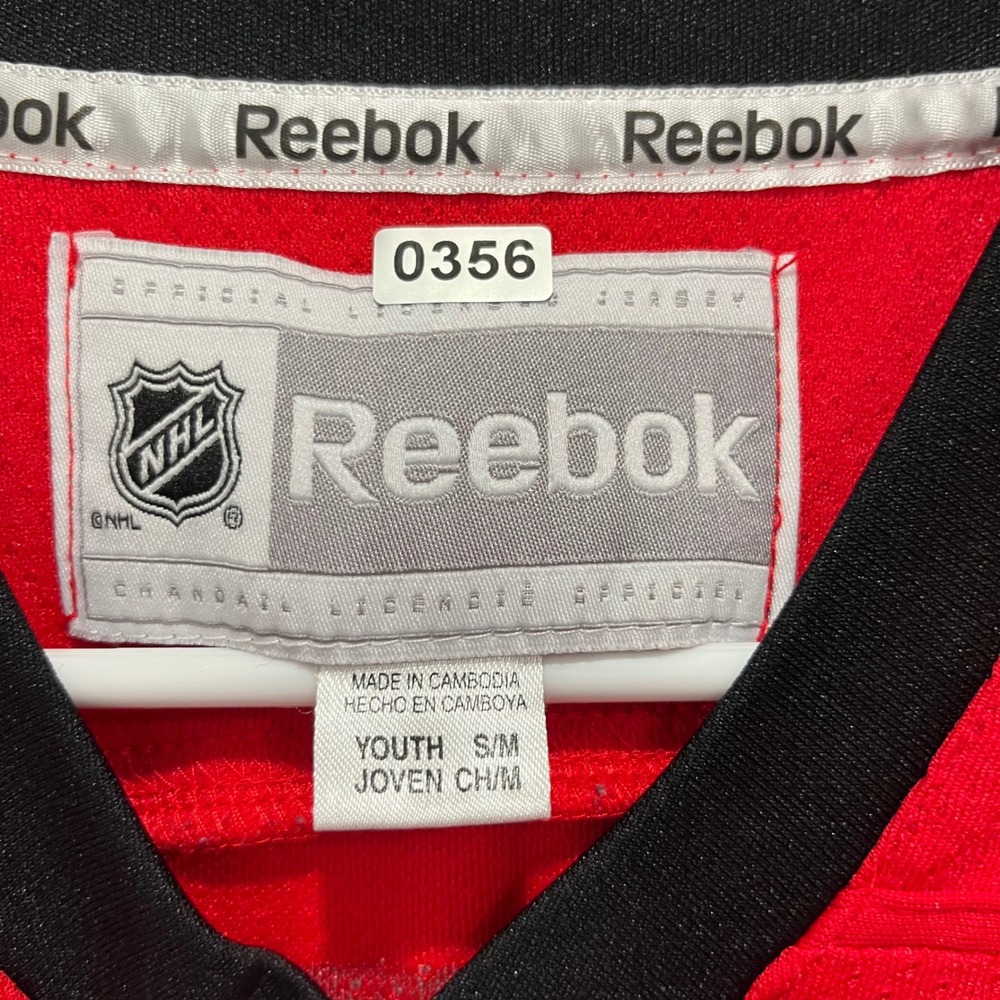 Reebok Chicago Blackhawks Jonathan Toews 19 Youth Jersey Red S/M NHL Hockey - Picture 2 of 8